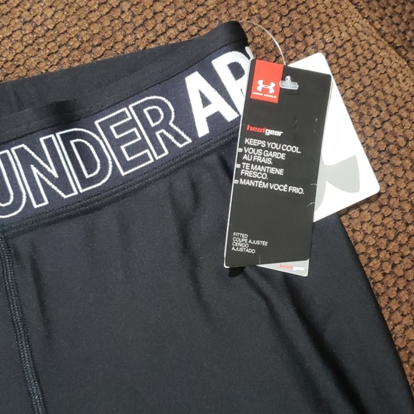 UNDER ARMOUR Women's Cropped Capri Leggings Small - Picture 2 of 3